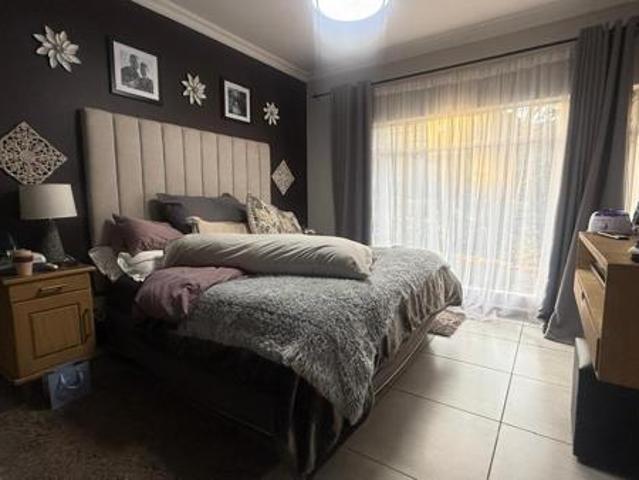4 Bedroom House in Kanonkop