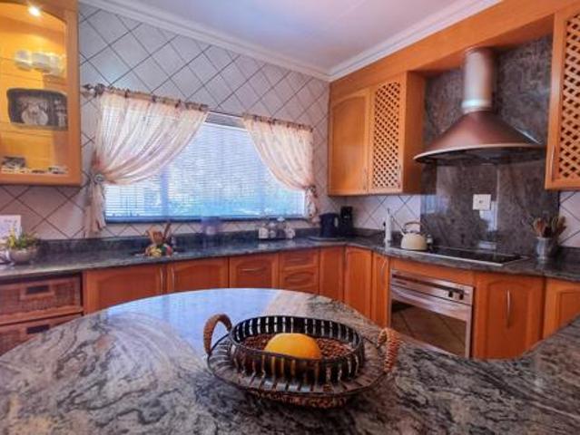 4 Bedroom House in Kanonkop