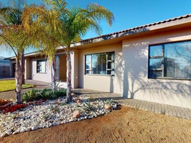 4 Bedroom House in Keidebees