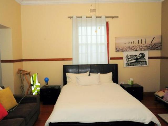 4 Bedroom House in Kensington