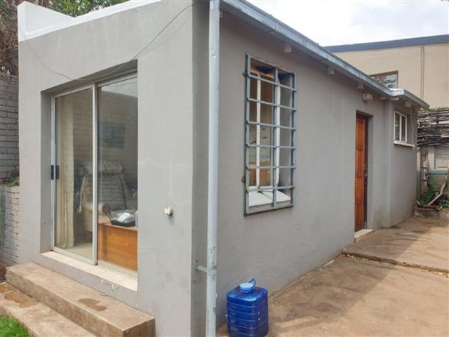 4 Bedroom House in Kensington