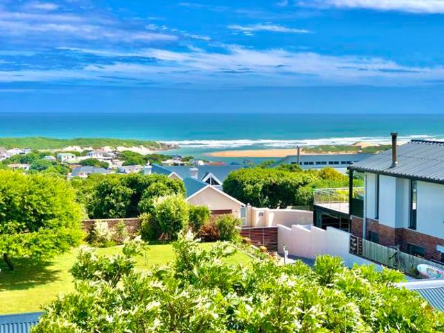 4 Bedroom House in Kenton On Sea