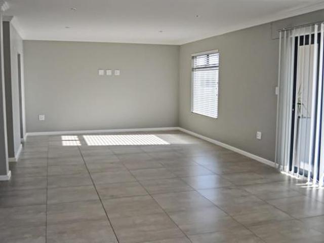 4 Bedroom House in Kidds Beach