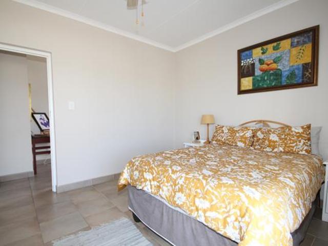 4 Bedroom House in Kidds Beach