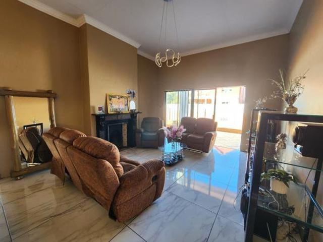 4 Bedroom House in Kimberley North