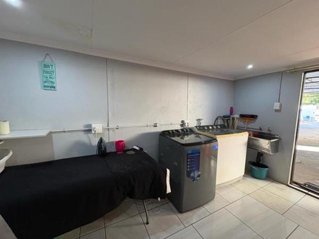 4 Bedroom House in Kimberley Central