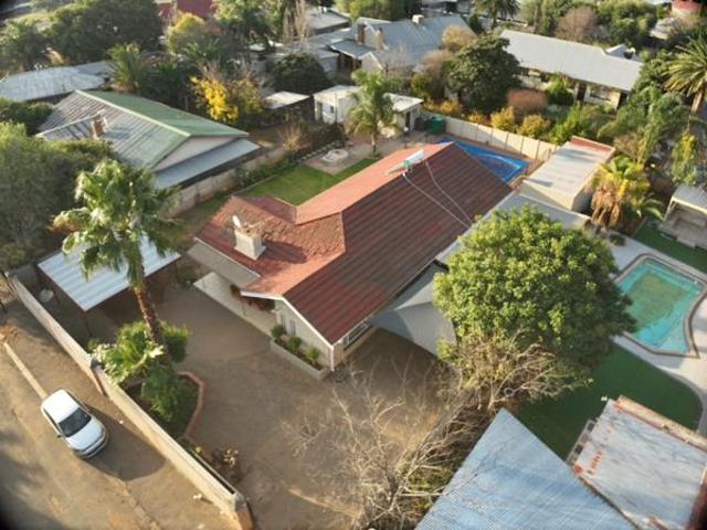 4 Bedroom House in Kimberley Central