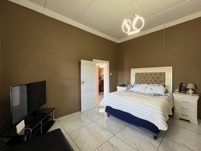 4 Bedroom House in Kimberley Central