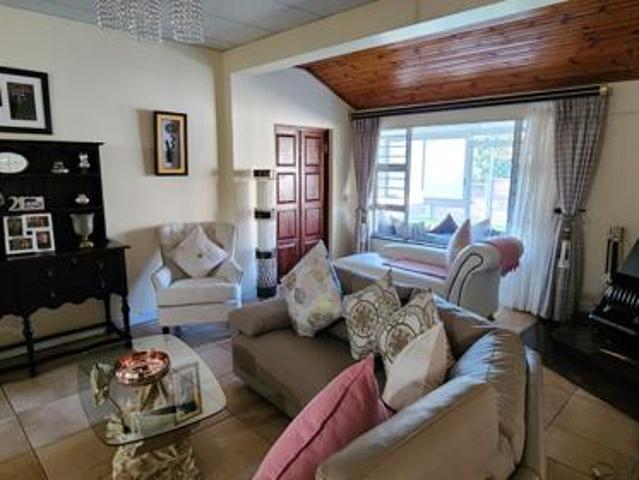 4 Bedroom House in King Williams Town Qonce Central