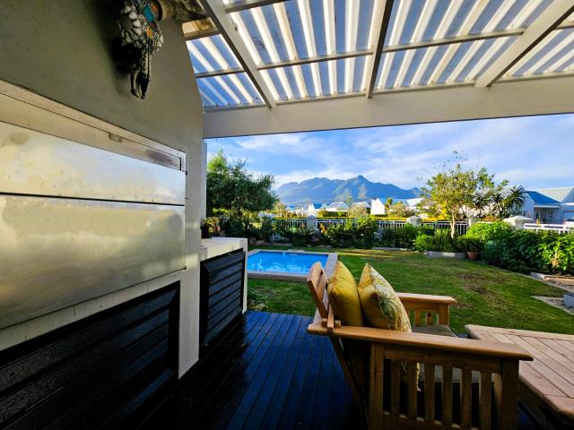 4 Bedroom House in Kingswood Golf Estate