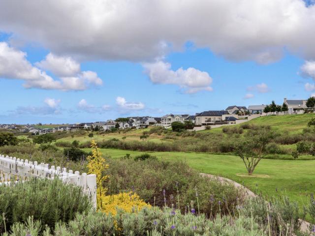 4 Bedroom House in Kingswood Golf Estate