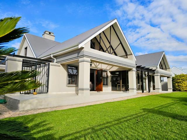 4 Bedroom House in Kingswood Golf Estate
