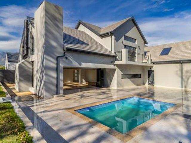 4 Bedroom House in Klein Parys