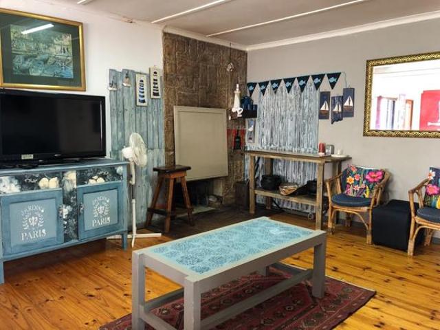 4 Bedroom House in Kleinbaai