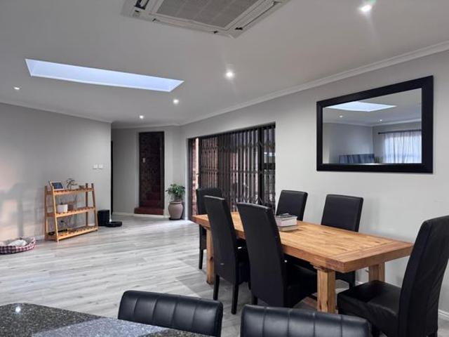 4 Bedroom House in Kleinbosch
