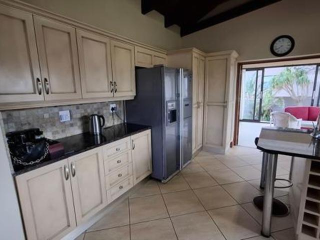 4 Bedroom House in Kleinemonde