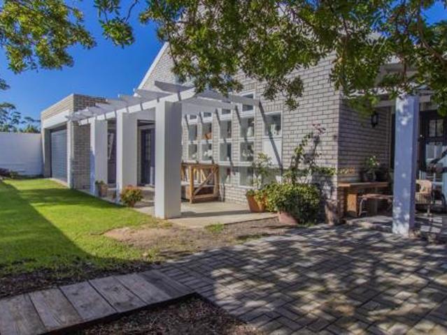 4 Bedroom House in Kleinmond