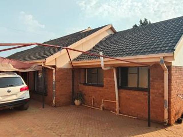 4 Bedroom House in Klerksdorp Central