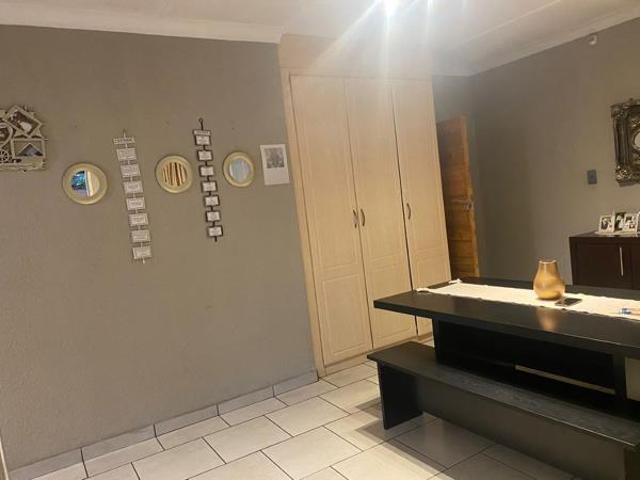 4 Bedroom House in Klippoortjie