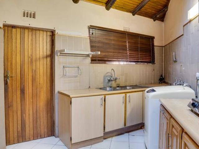 4 Bedroom House in Kloofendal