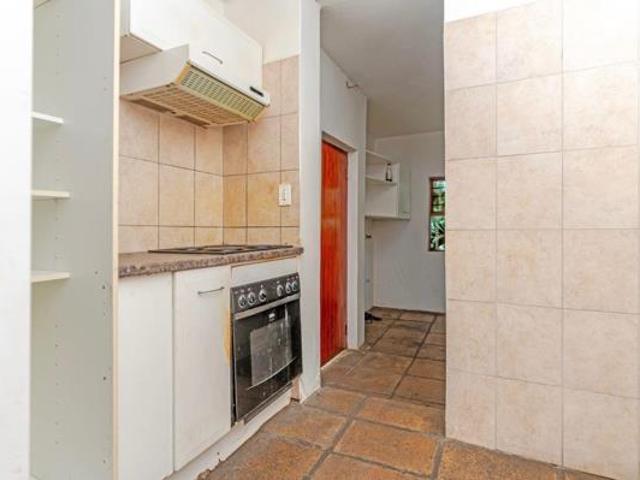 4 Bedroom House in Kloofendal