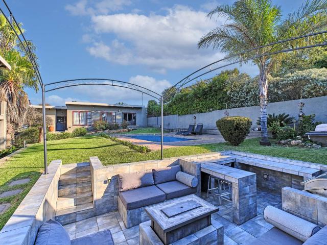 4 Bedroom House in Kloofendal