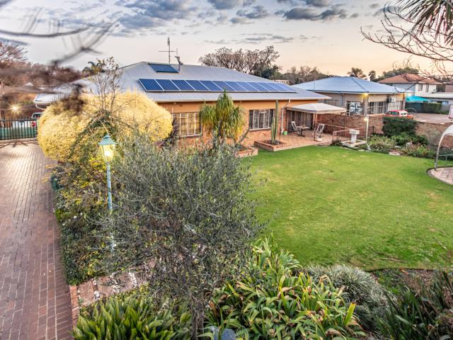 4 Bedroom House in Krugersdorp North