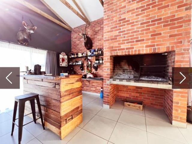 4 Bedroom House in Kragga Kamma