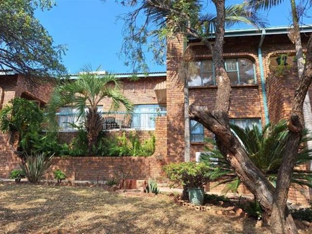 4 Bedroom House in Kranspoort