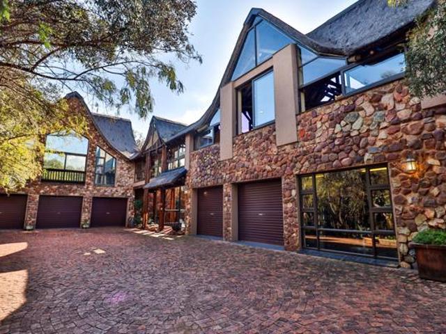 4 Bedroom House in Kshane Lake Lodge