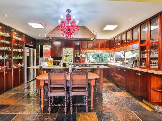 4 Bedroom House in K'shane