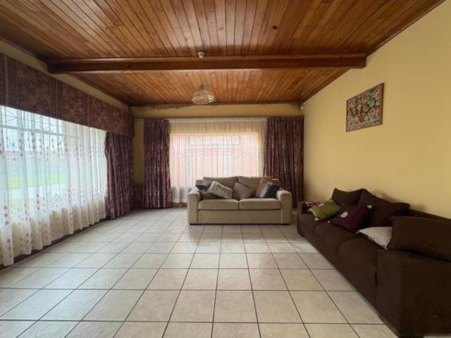 4 Bedroom House in Kwaford