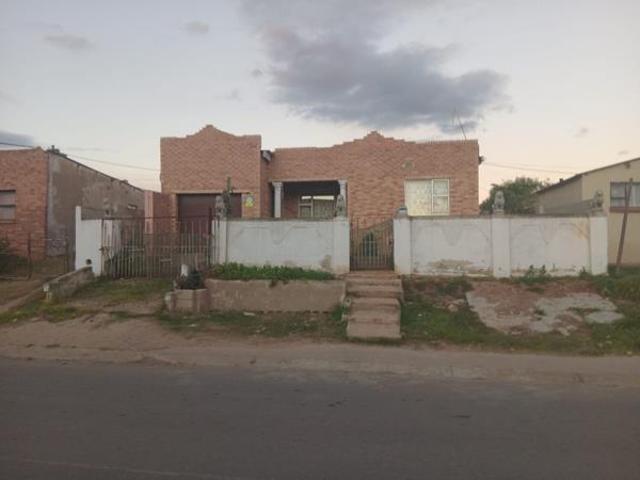 4 Bedroom House in Kwanobuhle