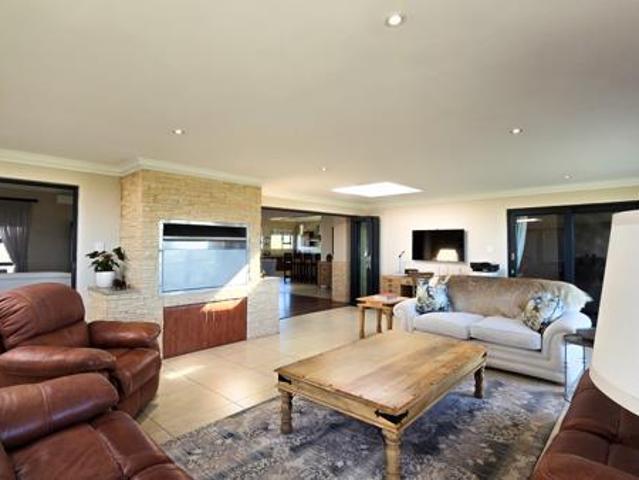 4 Bedroom House in Kwelera