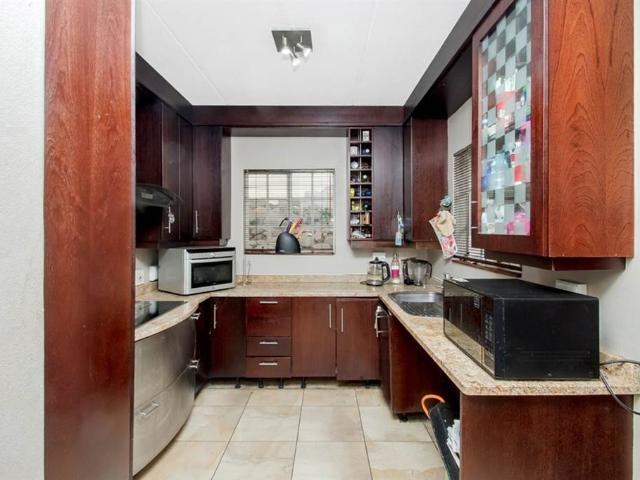 4 Bedroom House in Kya Sands