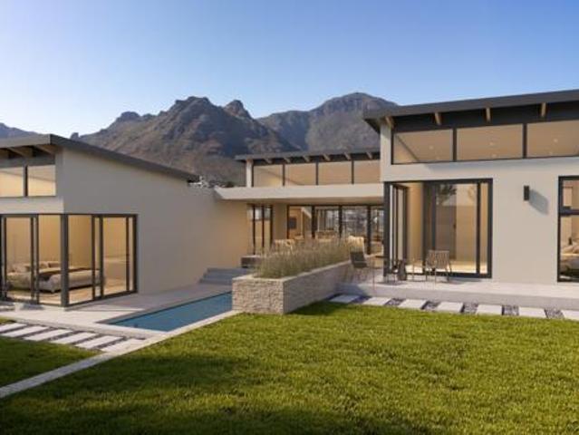 4 Bedroom House in Hout Bay Central