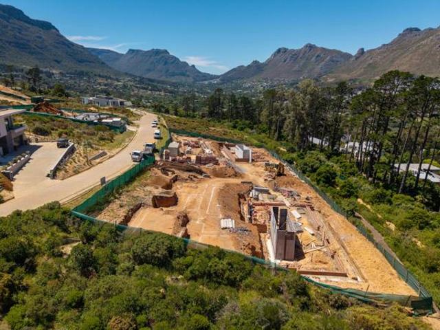 4 Bedroom House in Hout Bay Central