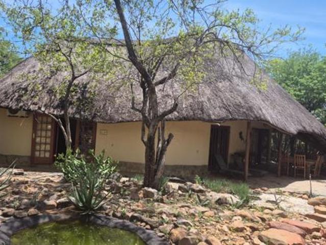 4 Bedroom House in Hoedspruit