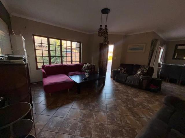 4 Bedroom House in Hoeveld Park