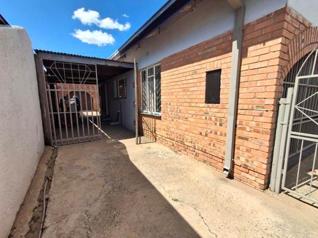 4 Bedroom House in Homevale