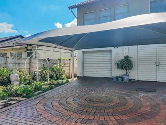 4 Bedroom House in Horison Park