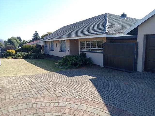 4 Bedroom House in Horison Park