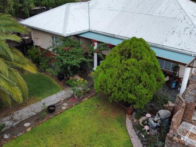 4 Bedroom House in Hospital Hill