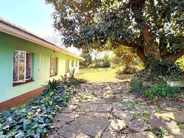 4 Bedroom House in Hayfields