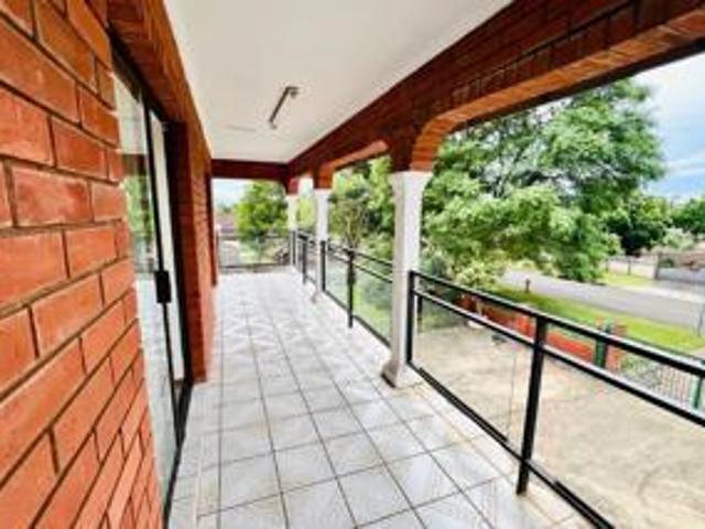 4 Bedroom House in Hayfields