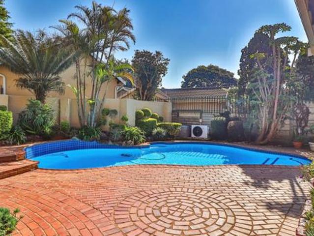 4 Bedroom House in Hayfields