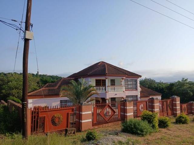 4 Bedroom House in Hazyview