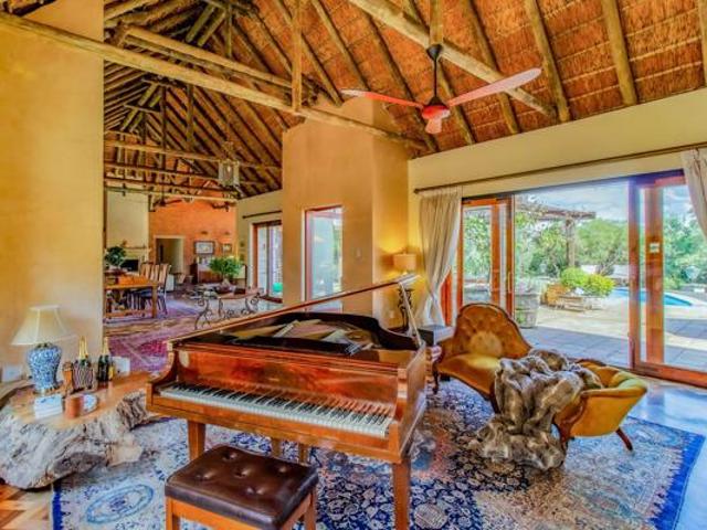 4 Bedroom House in Hartbeespoort Dam