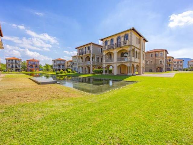 4 Bedroom House in Hartbeespoort Dam