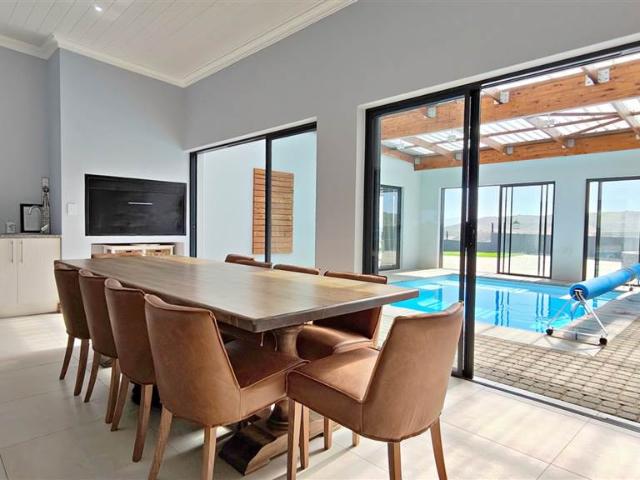 4 Bedroom House in Hartenbos